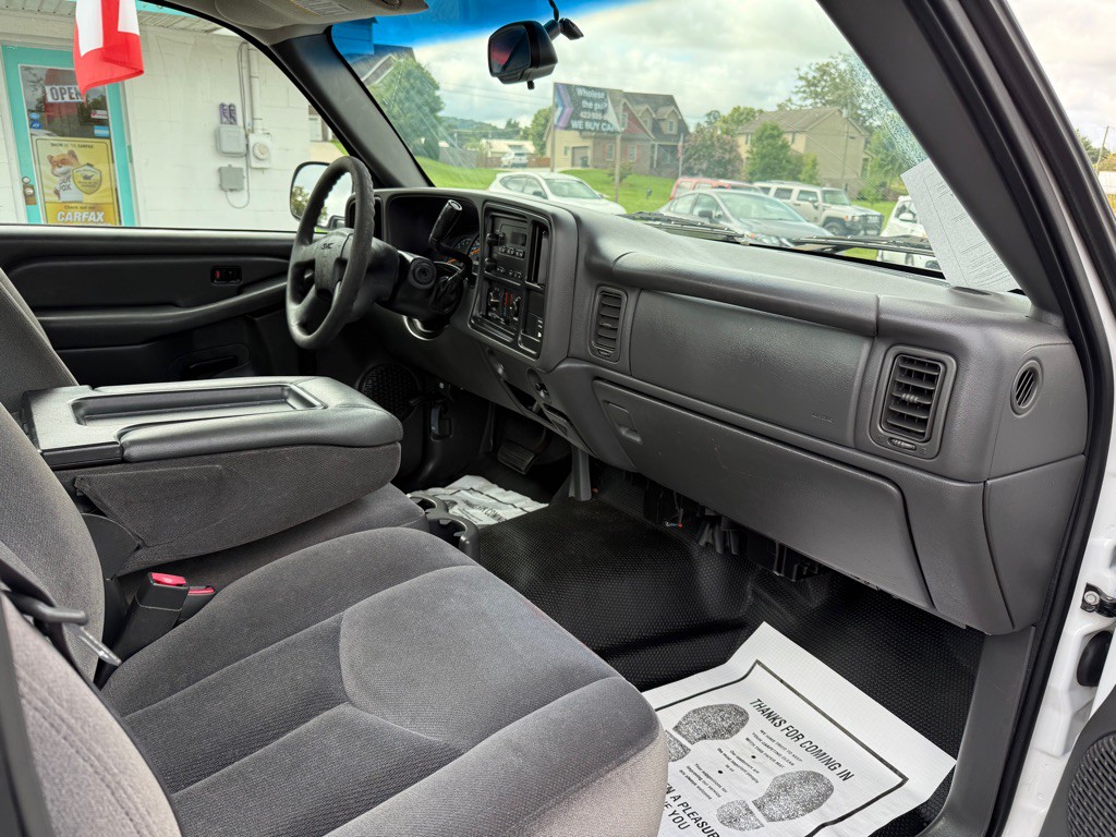 2003 GMC Sierra Image 9