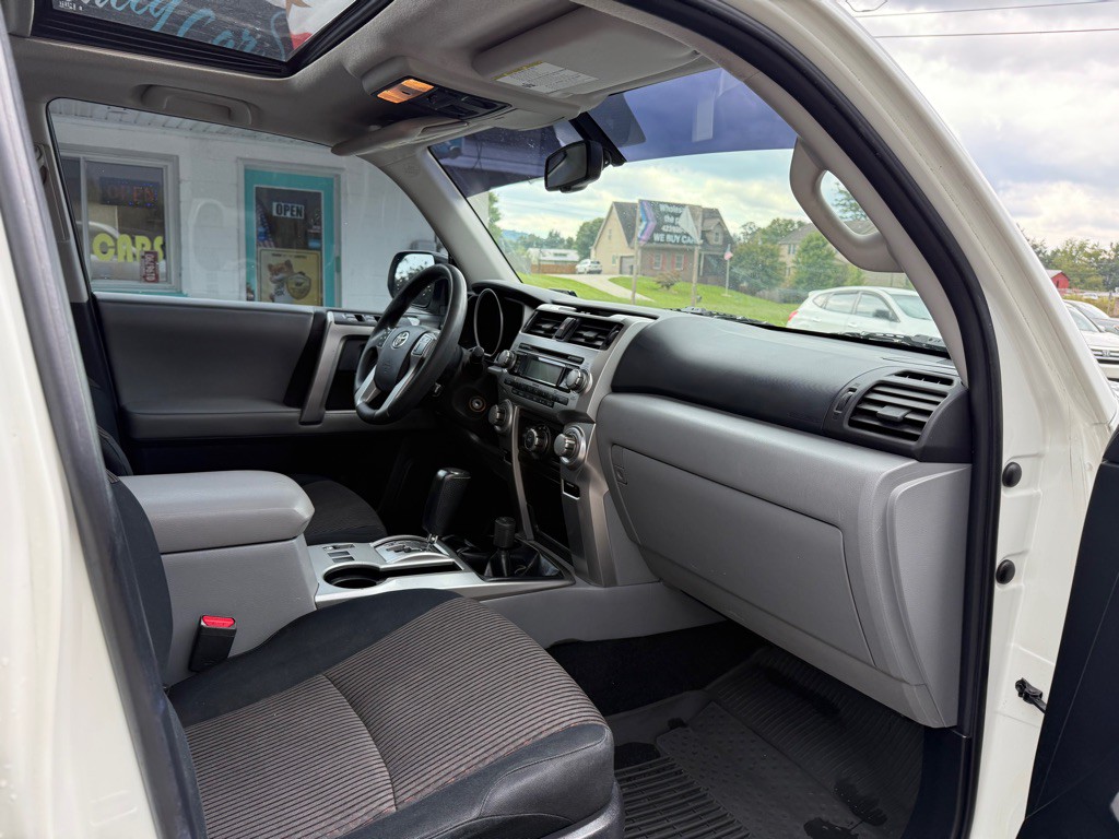 2011 Toyota 4Runner Image 11