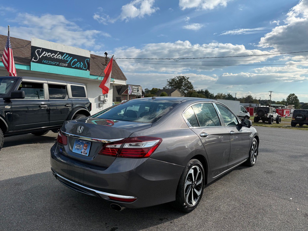 2017 Honda Accord Image 2