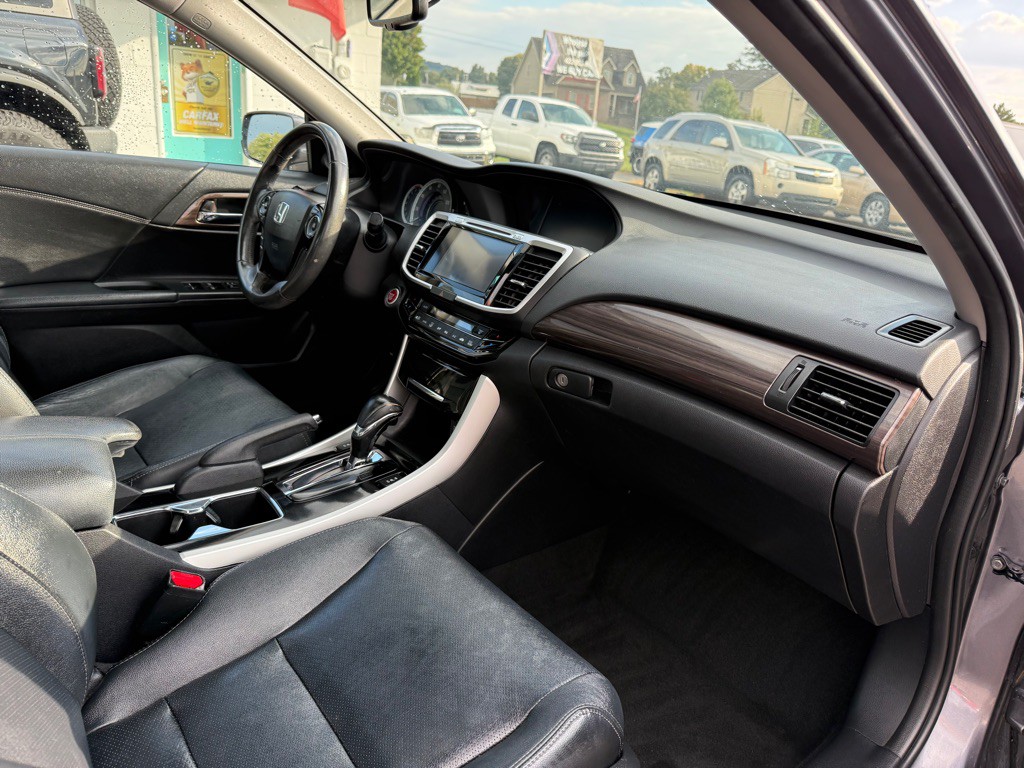 2017 Honda Accord Image 11