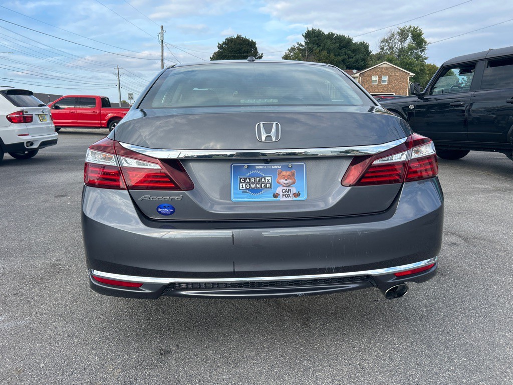 2017 Honda Accord Image 17