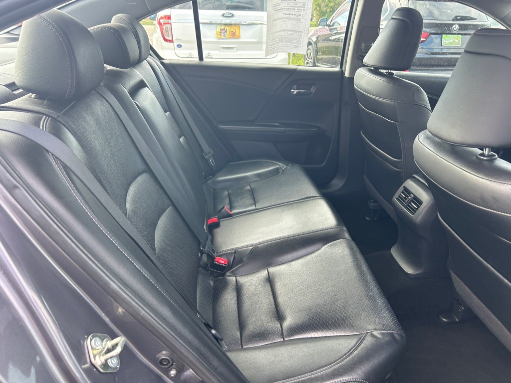 2017 Honda Accord Image 19