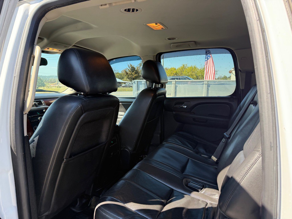 2013 Chevrolet Suburban Image 9