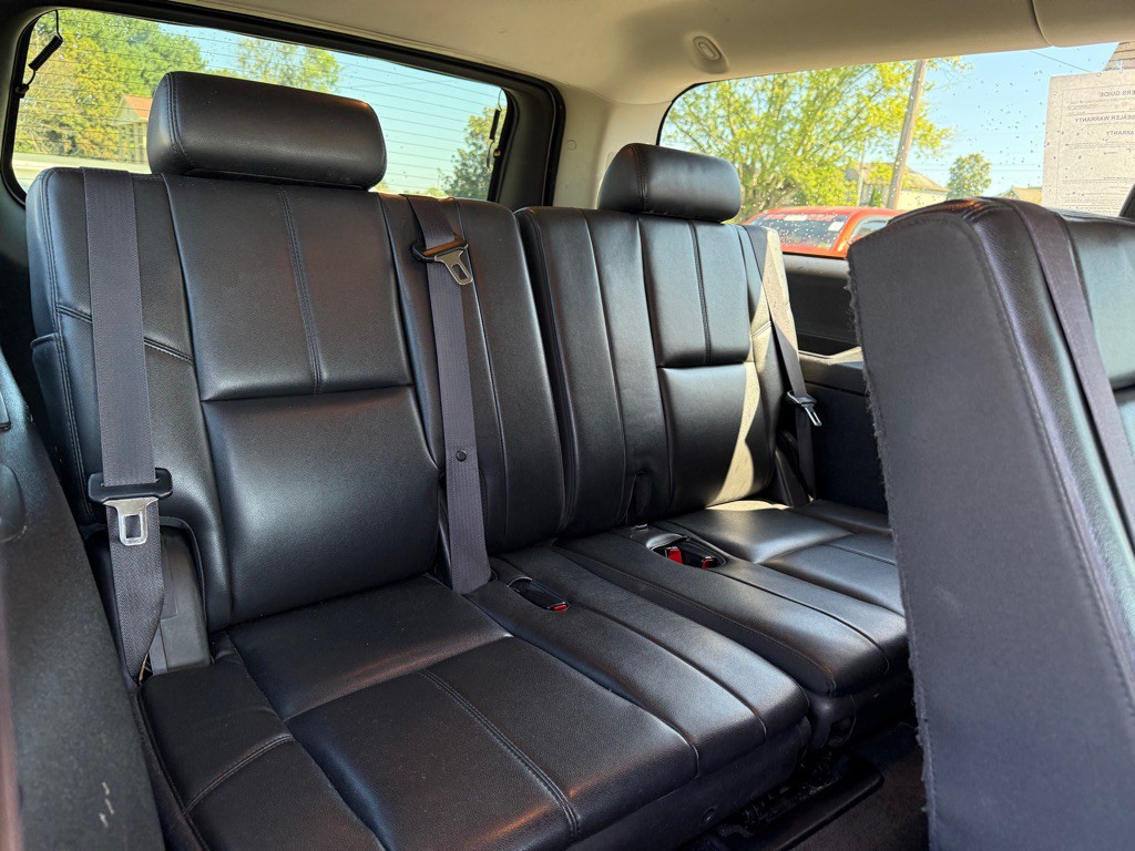 2013 Chevrolet Suburban Image 13