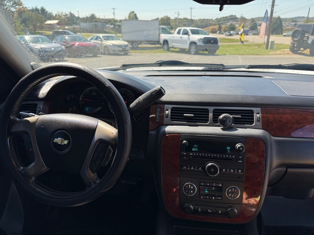2013 Chevrolet Suburban Image 15