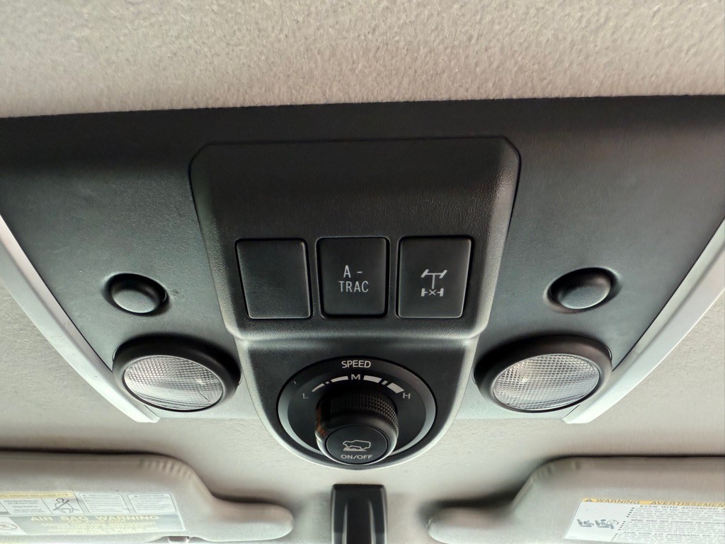 2014 Toyota FJ Cruiser Image 14