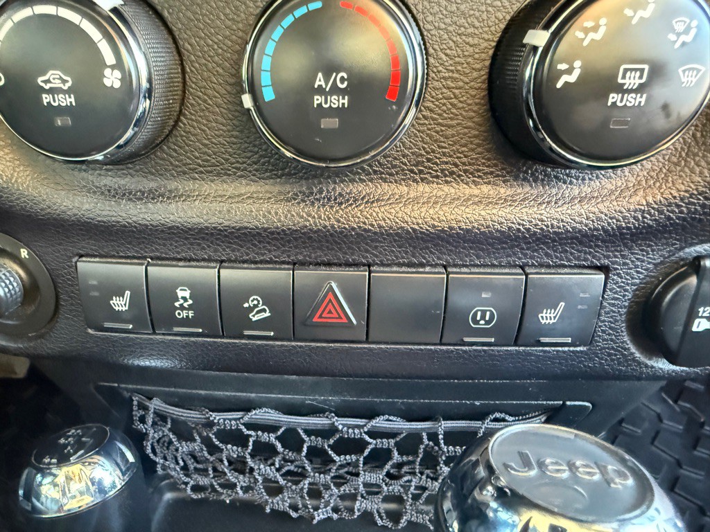 2014 Jeep Wrangler Unlimited Image 14