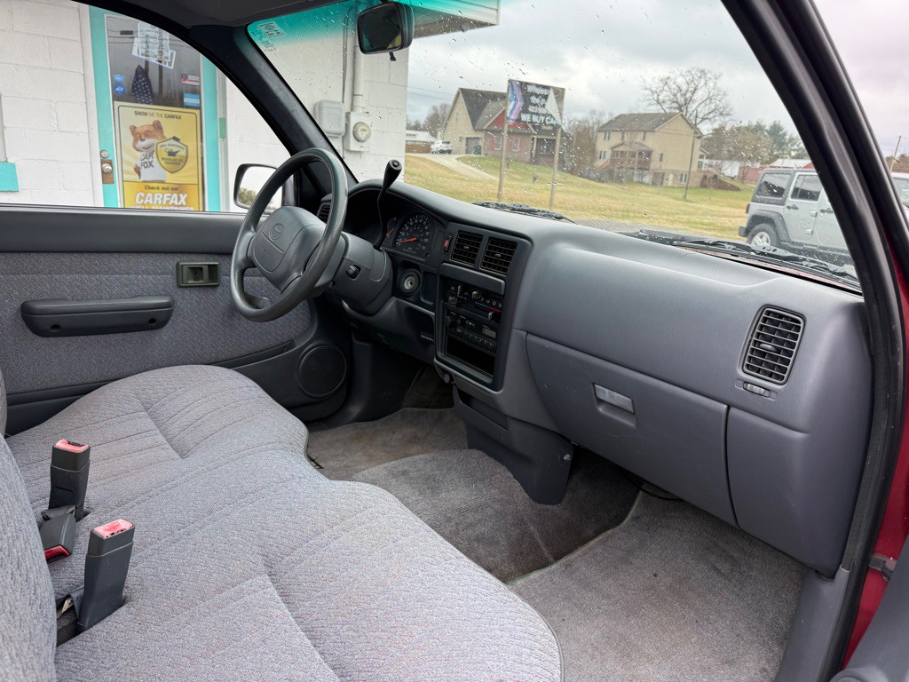 1996 Toyota Tacoma Image 10