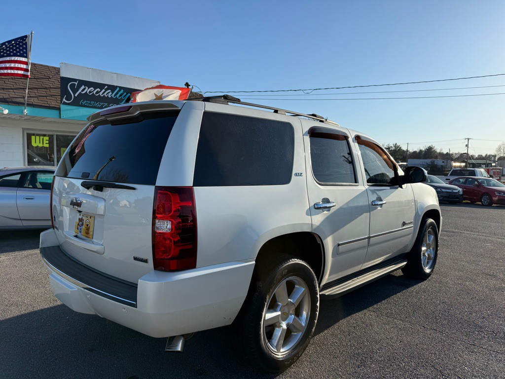 2012 Chevrolet Tahoe Image 2