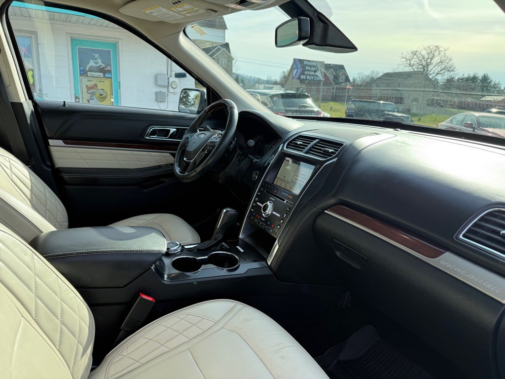 2018 Ford Explorer Image 12