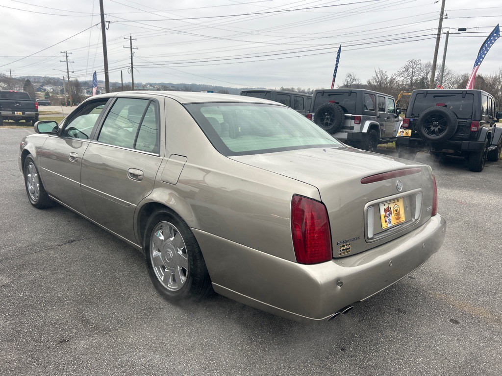 2002 Cadillac DeVille Image 9