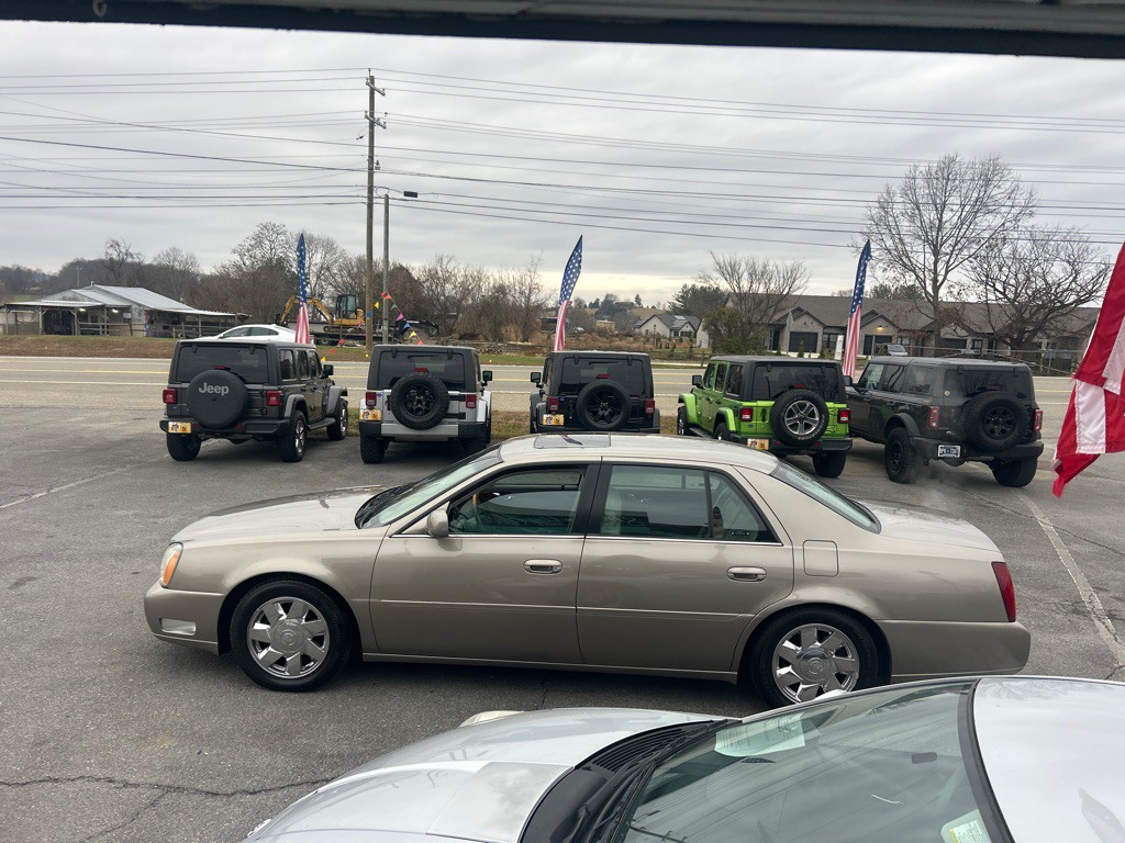 2002 Cadillac DeVille Image 10