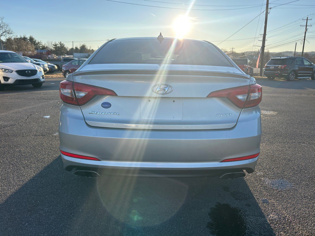 2016 Hyundai Sonata Image 3