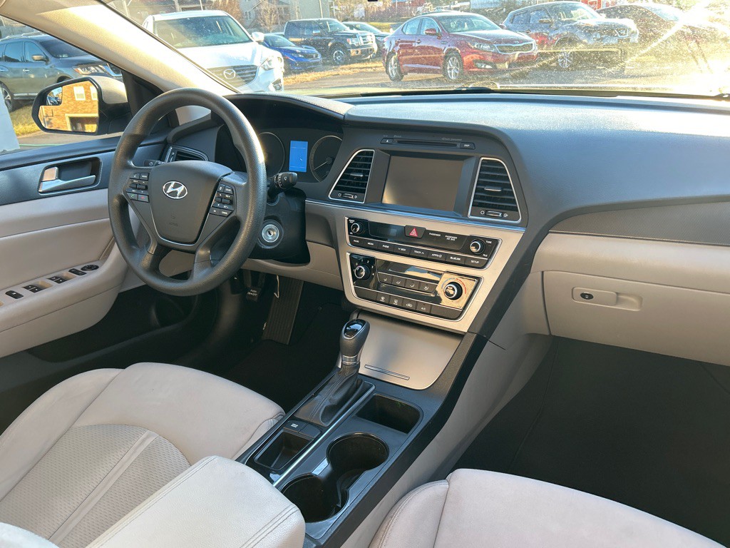2016 Hyundai Sonata Image 4