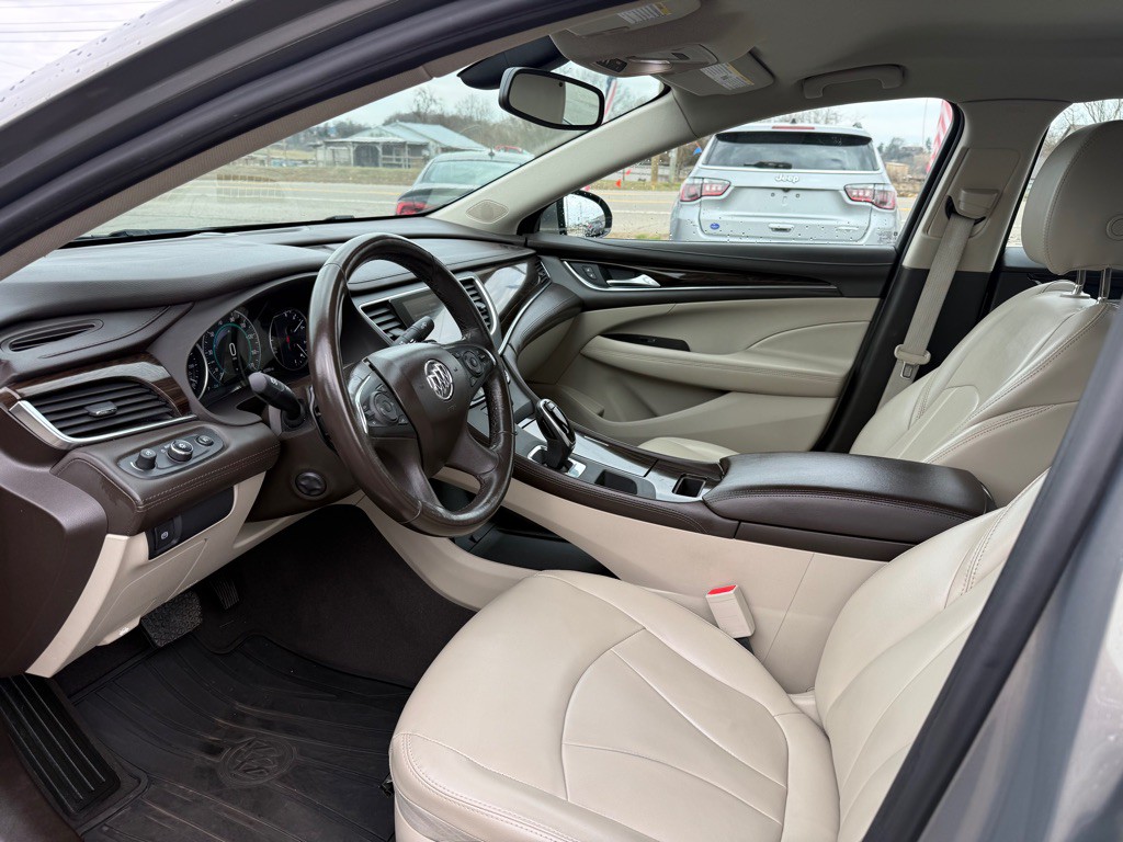 2017 Buick Lacrosse Image 8