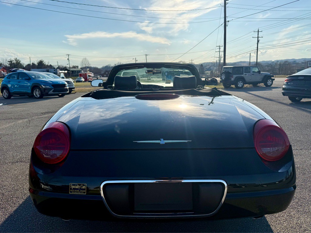 2004 Ford Thunderbird Image 3