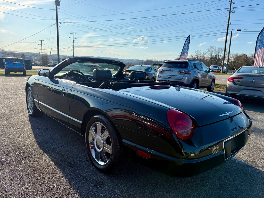 2004 Ford Thunderbird Image 4