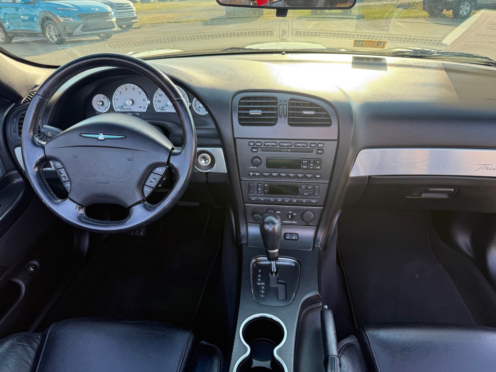 2004 Ford Thunderbird Image 9