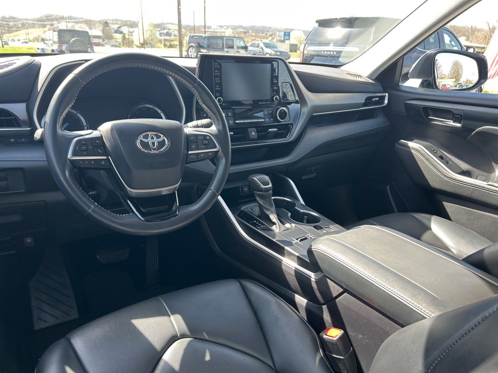 2021 Toyota Highlander Image 8