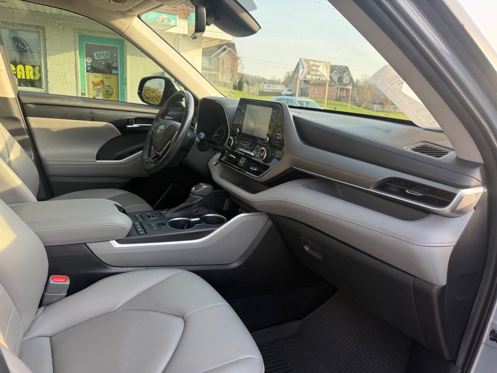 2020 Toyota Highlander Image 14