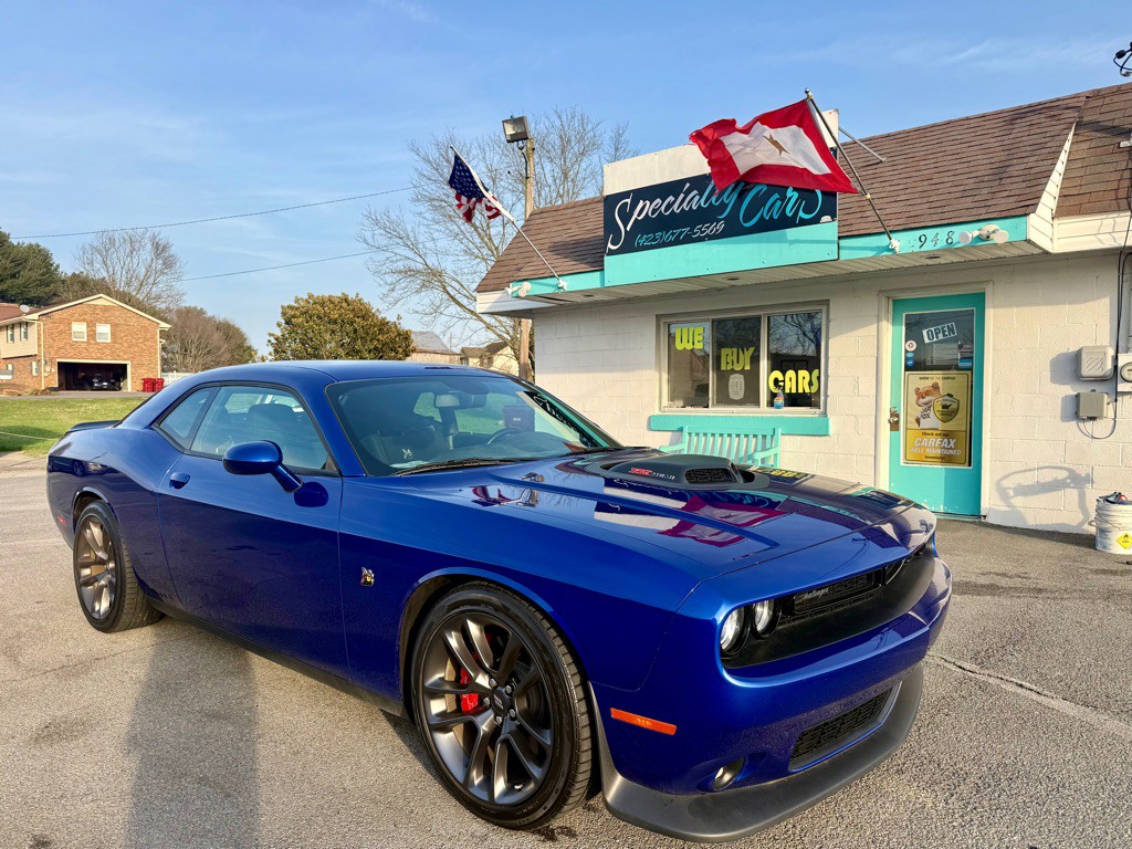 2021 Dodge Challenger Image 1