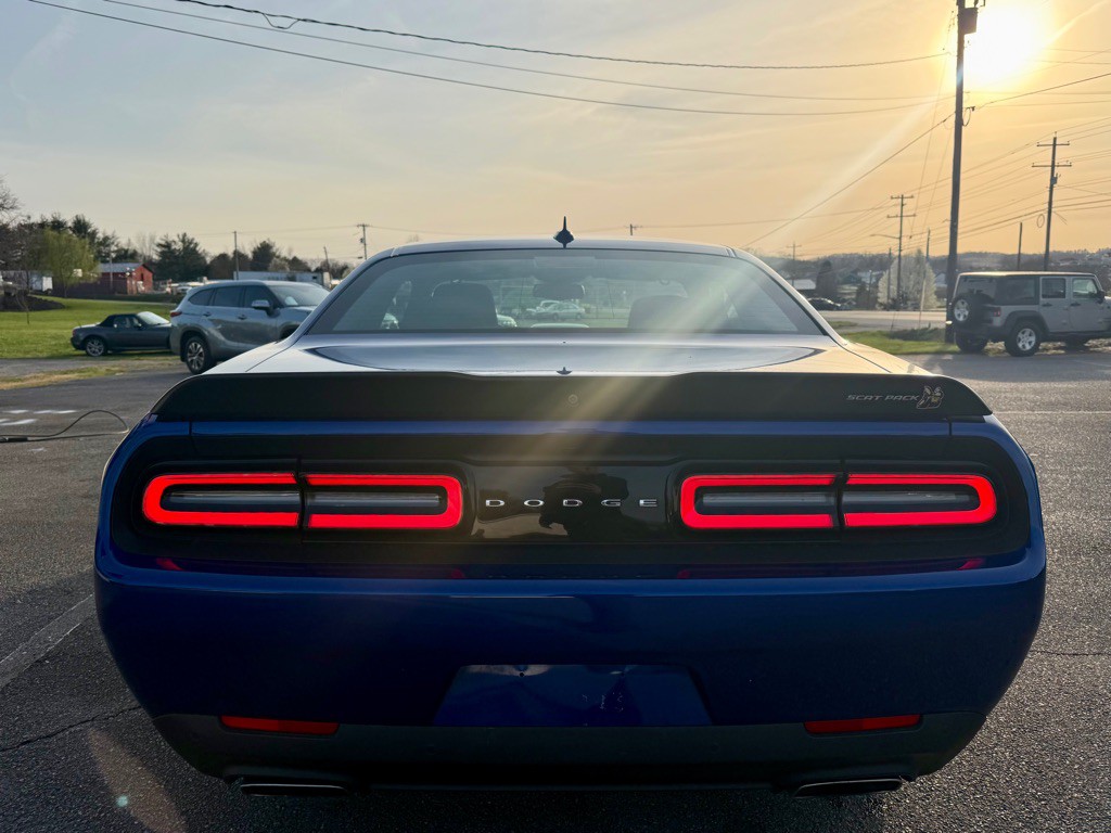2021 Dodge Challenger Image 3