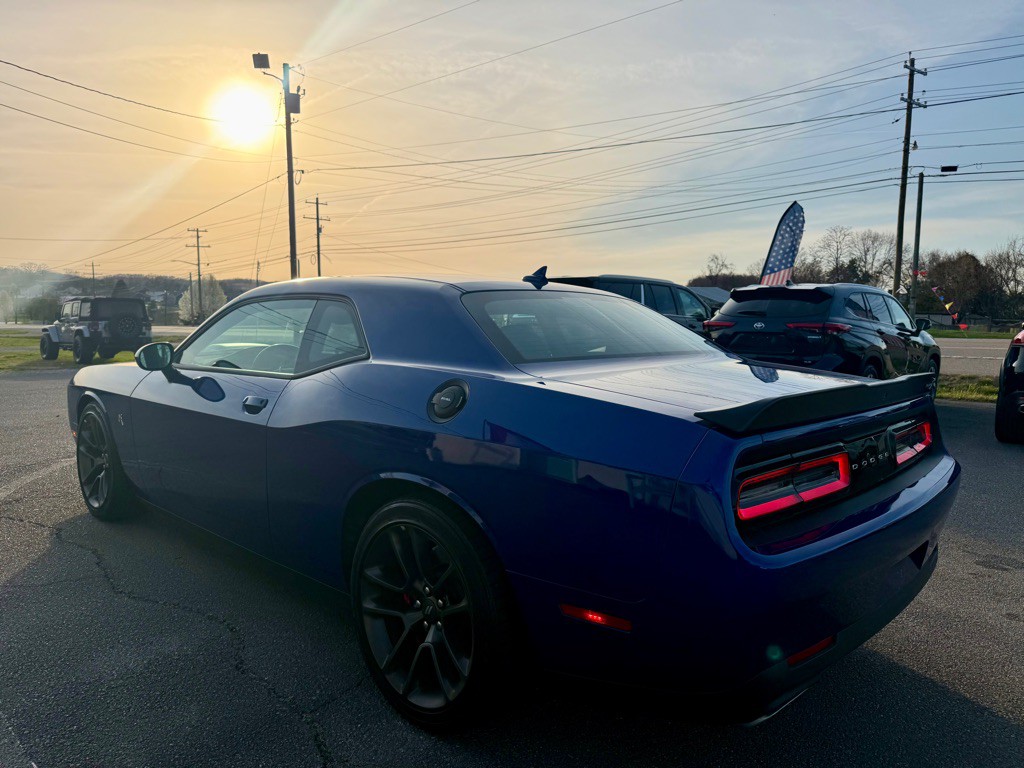 2021 Dodge Challenger Image 4