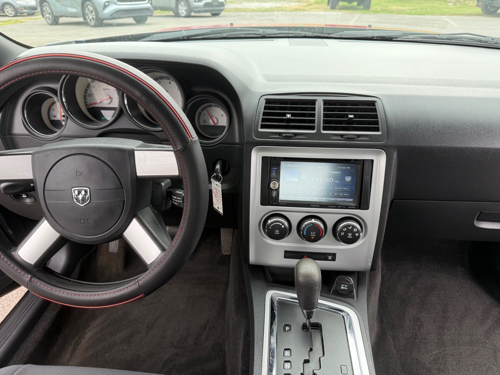 2010 Dodge Challenger Image 11