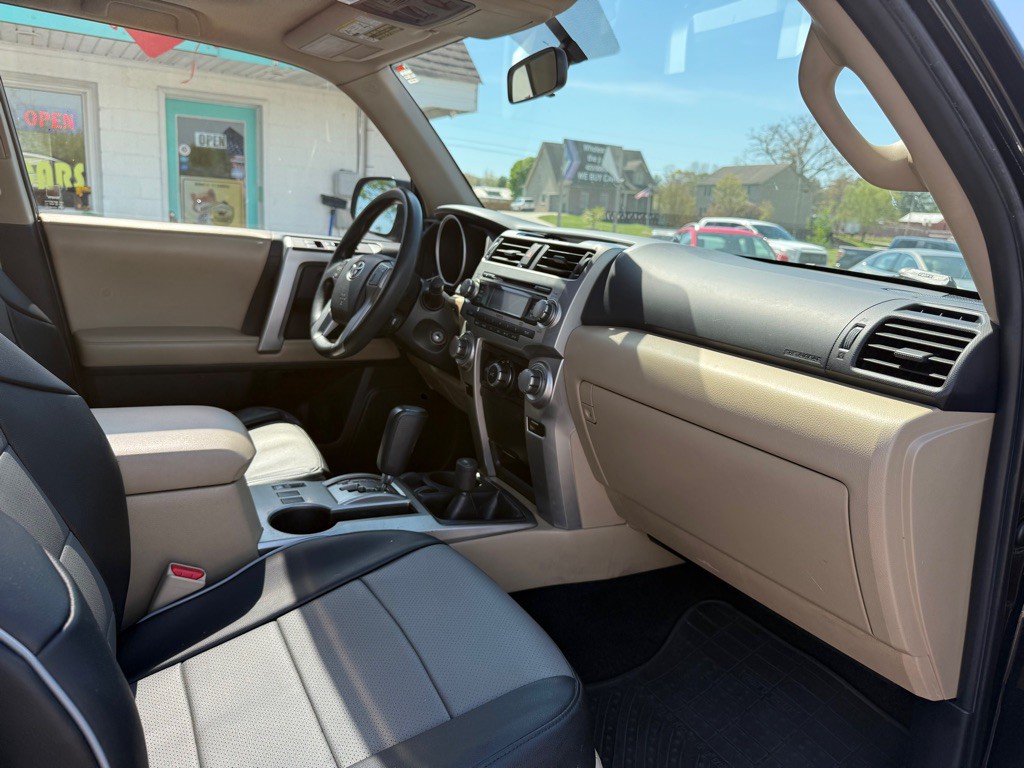 2011 Toyota 4Runner Image 12
