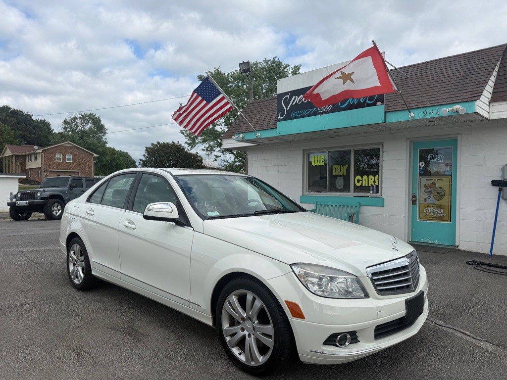2009 Mercedes-Benz C-Class Image 1