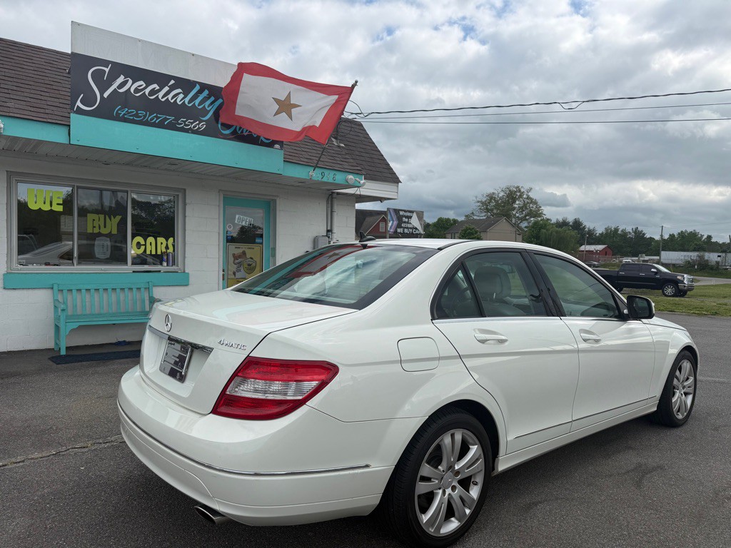 2009 Mercedes-Benz C-Class Image 2