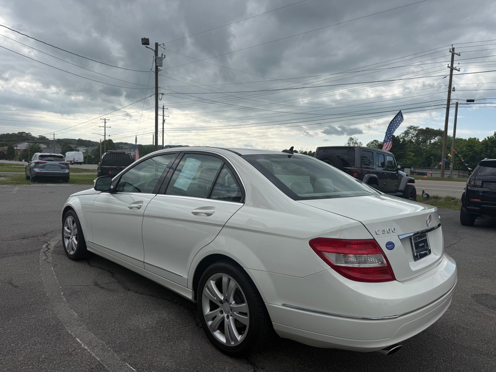 2009 Mercedes-Benz C-Class Image 4