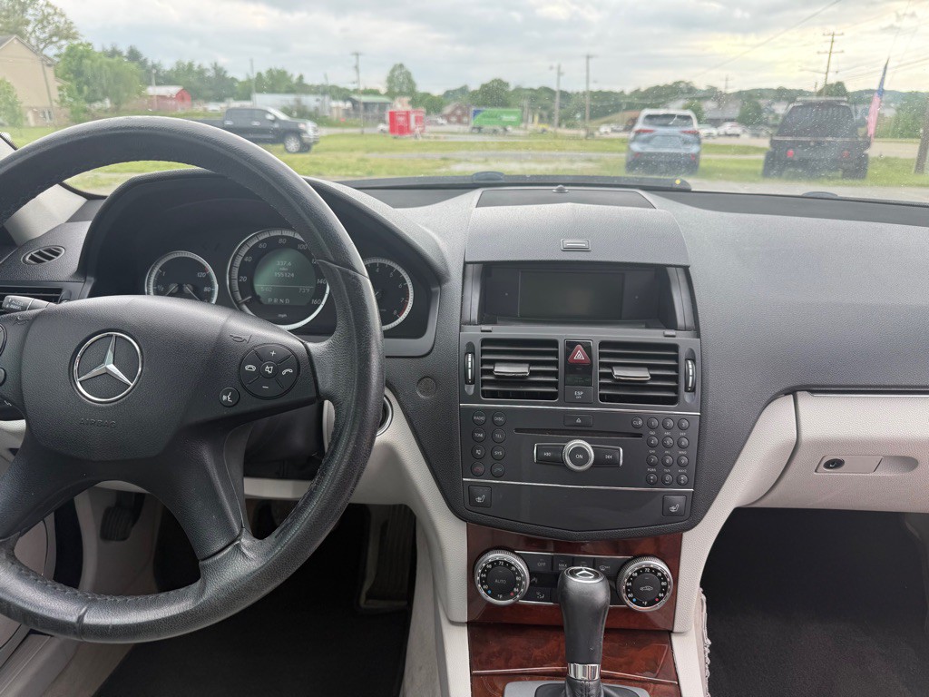 2009 Mercedes-Benz C-Class Image 13