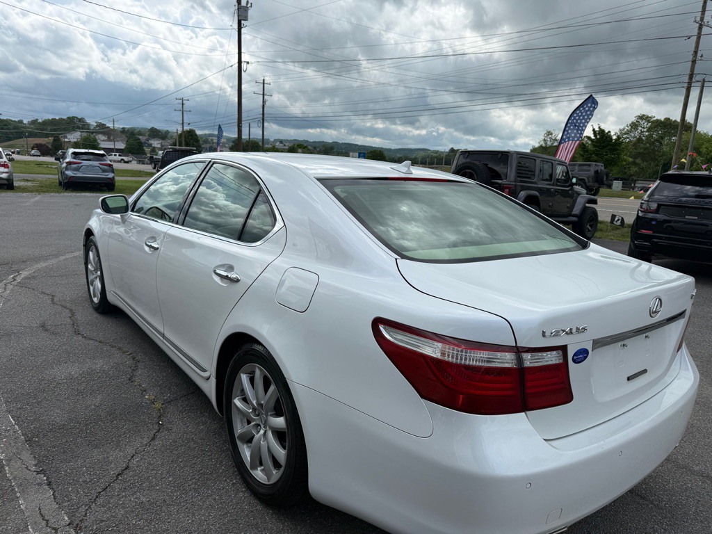 2007 Lexus LS Image 4