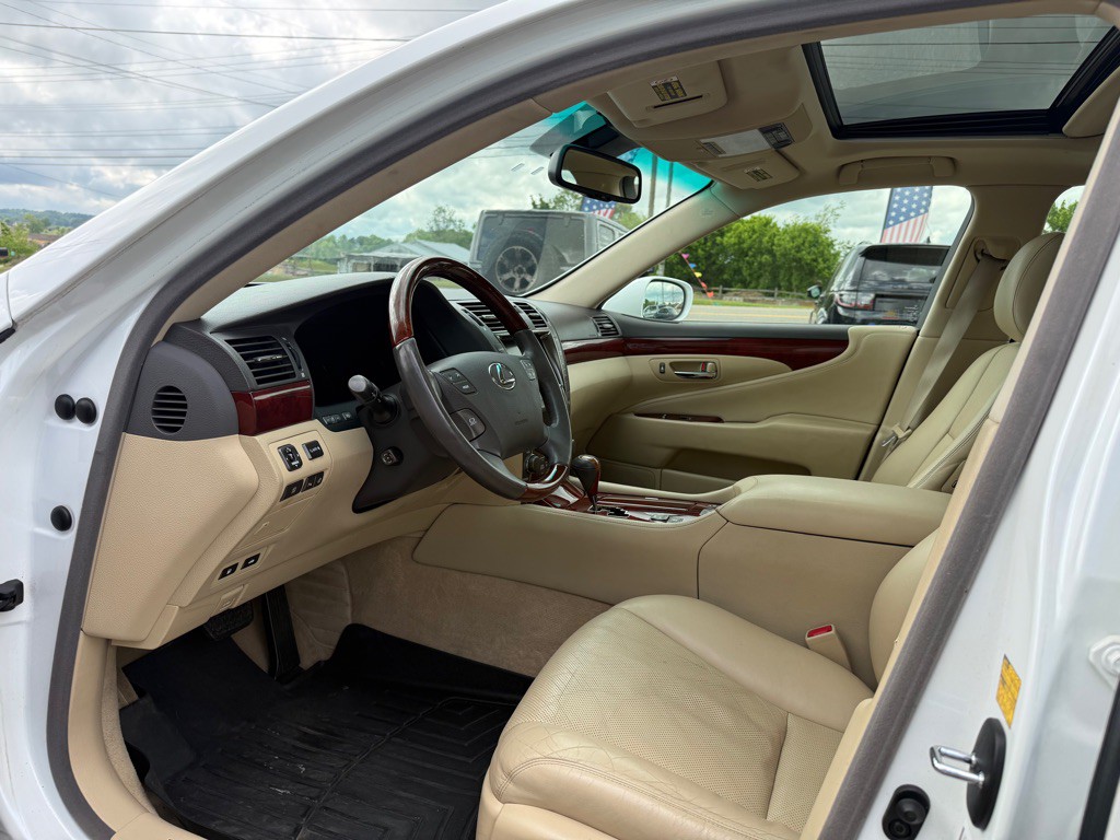 2007 Lexus LS Image 8