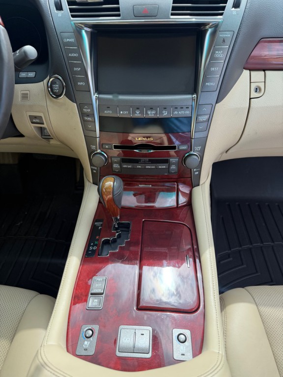2007 Lexus LS Image 14