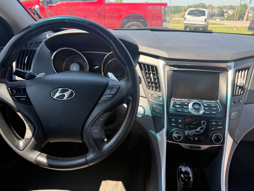 2012 Hyundai Sonata Image 12