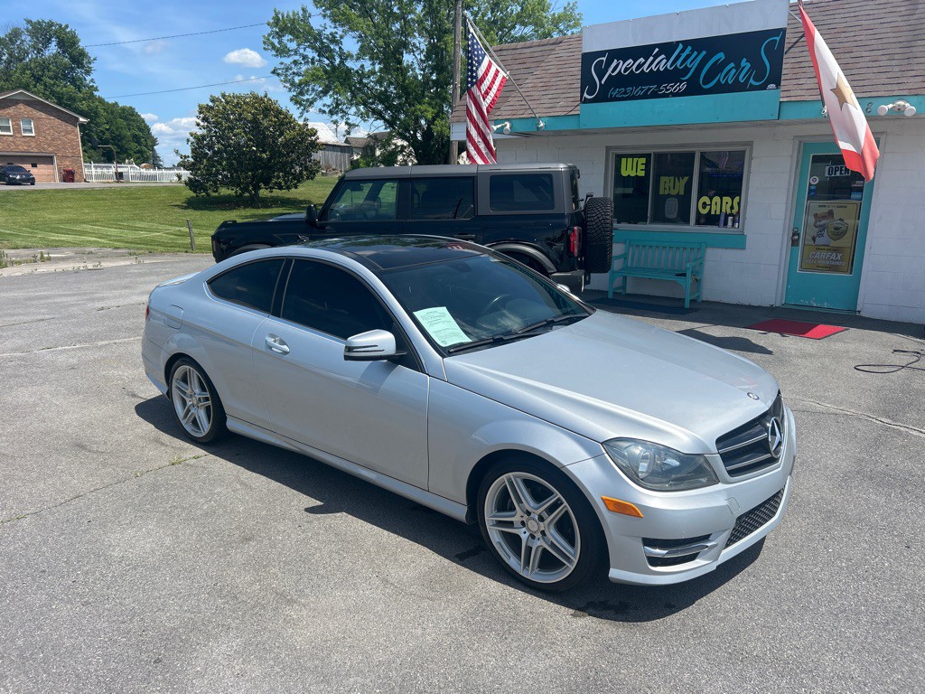 2015 Mercedes-Benz C-Class Image 1