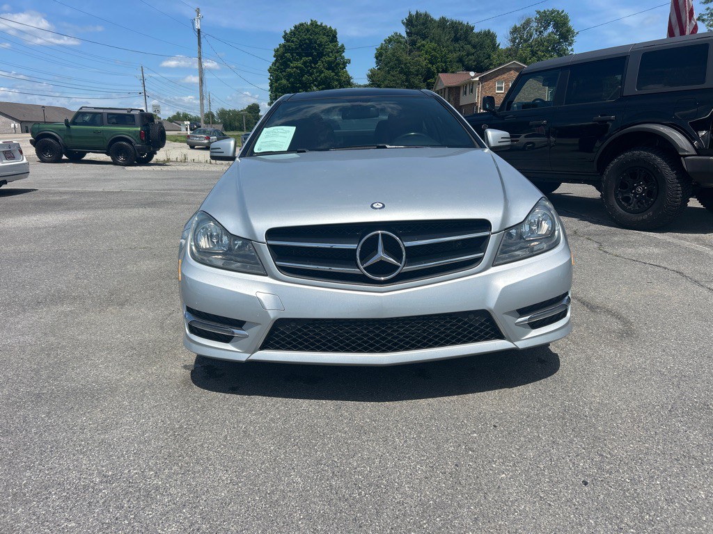 2015 Mercedes-Benz C-Class Image 2