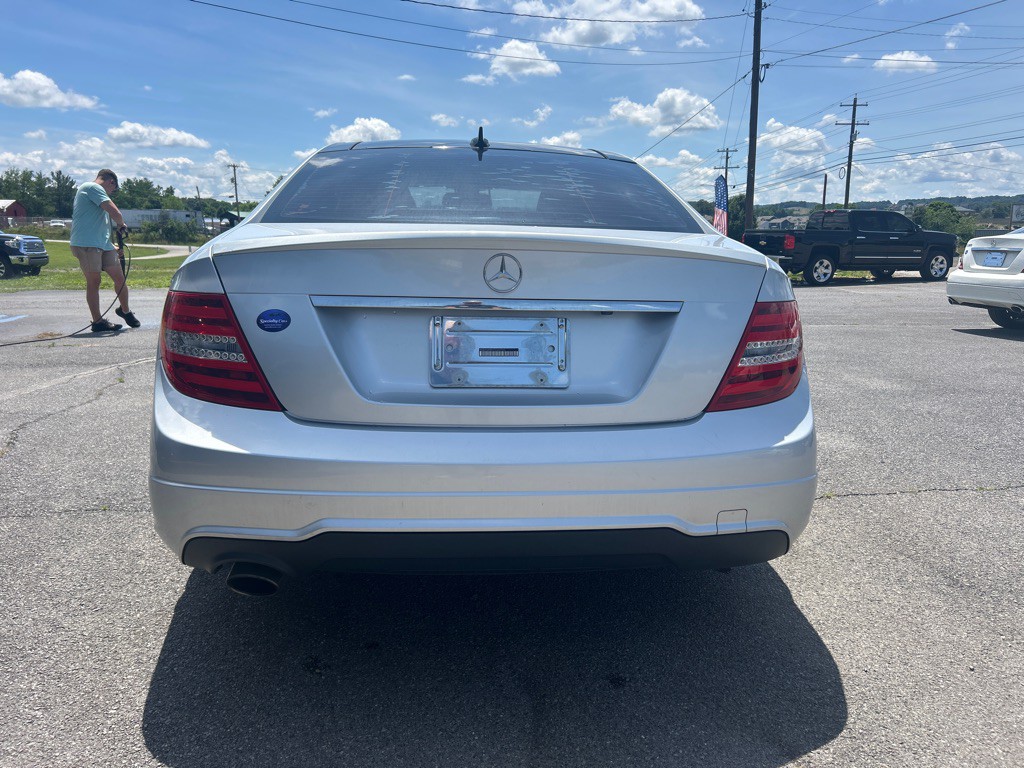 2015 Mercedes-Benz C-Class Image 4