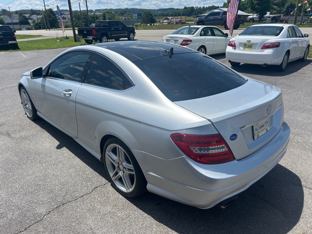 2015 Mercedes-Benz C-Class Image 9