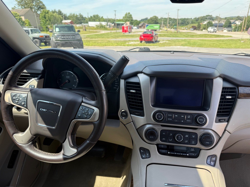 2015 GMC Yukon Image 14