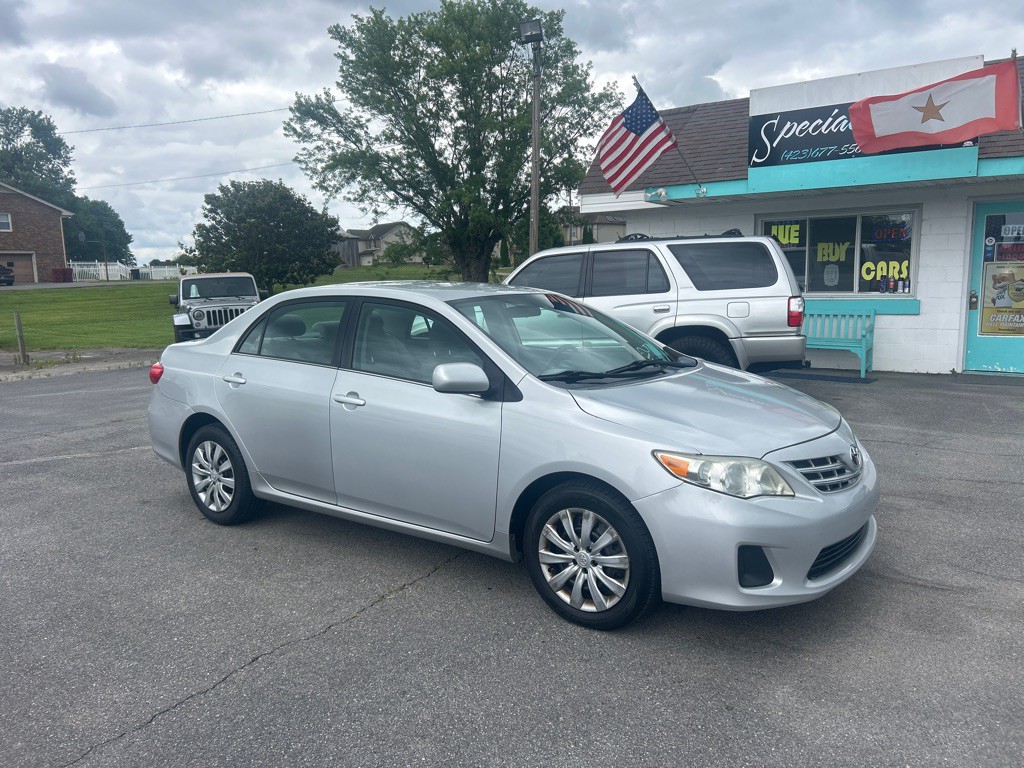 2013 Toyota Corolla Image 1