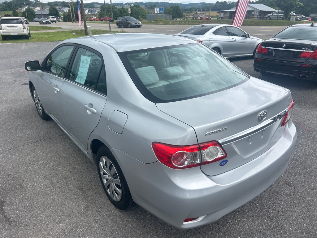 2013 Toyota Corolla Image 8