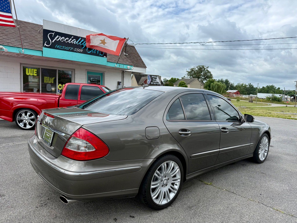 2008 Mercedes-Benz E-Class Image 2