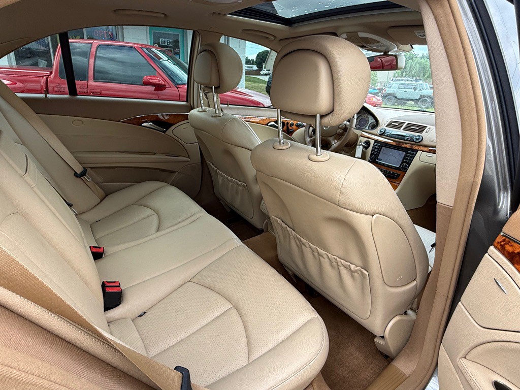 2008 Mercedes-Benz E-Class Image 11