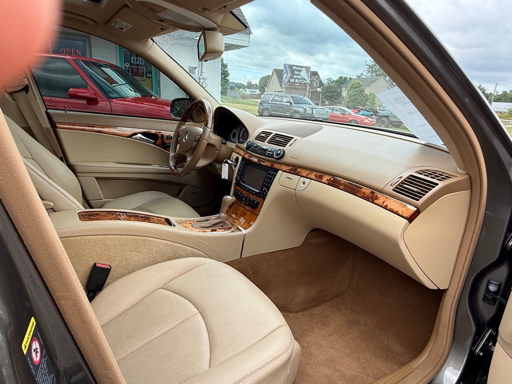 2008 Mercedes-Benz E-Class Image 12
