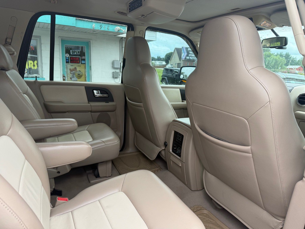 2006 Ford Expedition Image 13