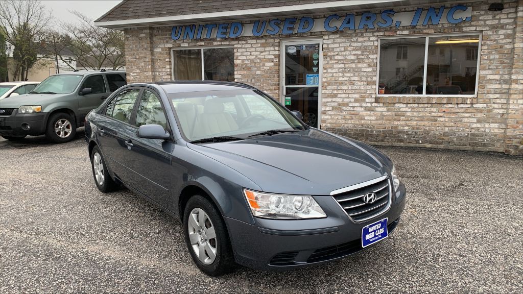 2010 Hyundai Sonata Image 2