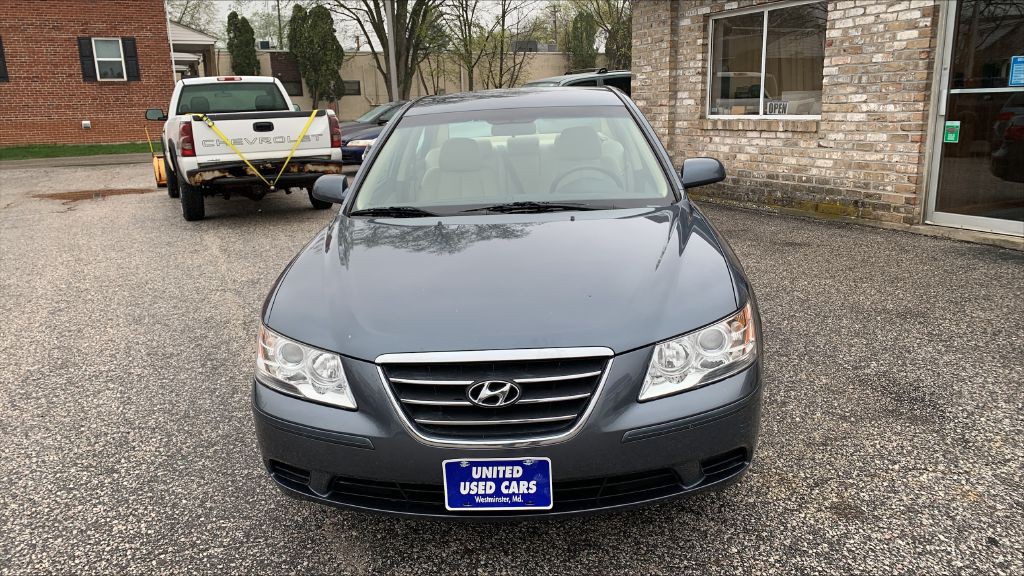 2010 Hyundai Sonata Image 3